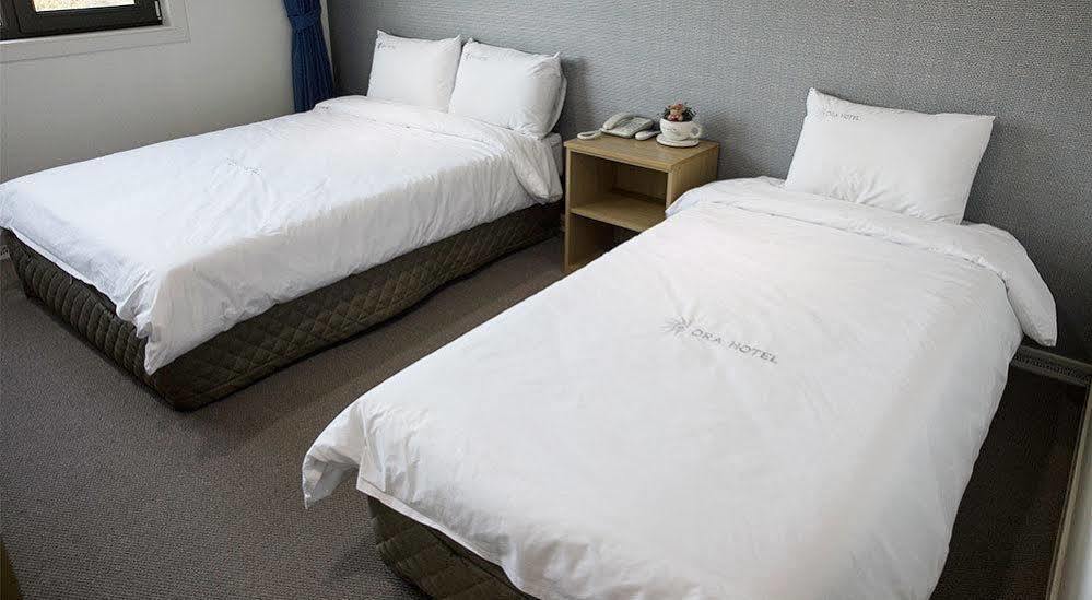 Ra Tourist Hotel Чеджудо Экстерьер фото